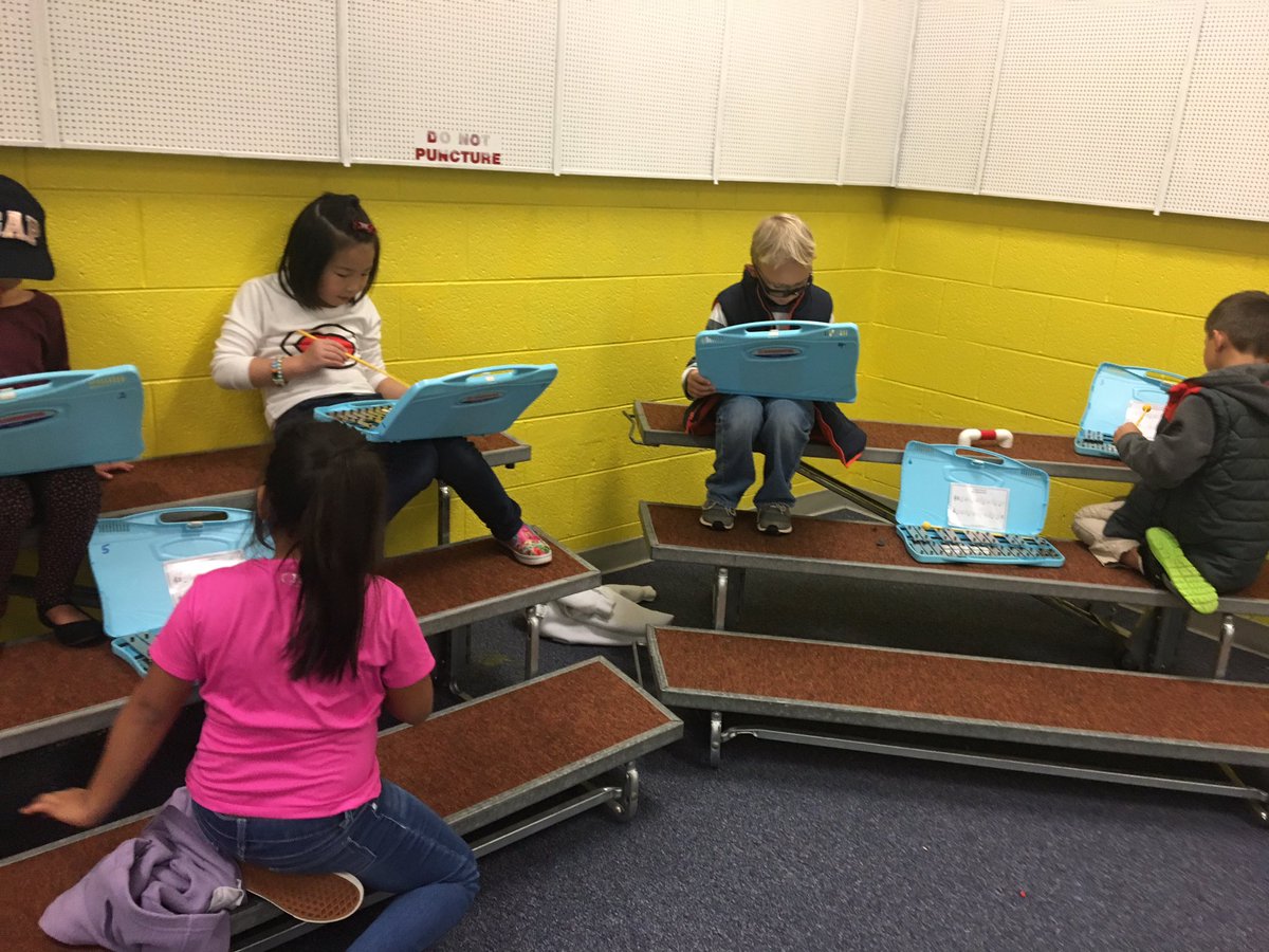 sarahbinman's tweet photo. Learning about November rhythms, music notation and our beautiful voices in 1st grade today! #publicschoolsforall #thebht @emilyniston https://t.co/ziQCeh8jUw
