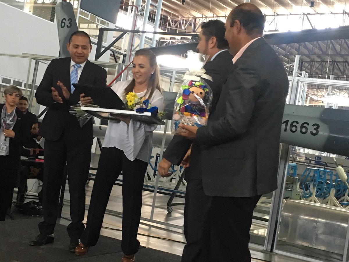 Muy interesante conferencia de Gabriela León sobre Bioseguridad impartida en la <a href="/UNAQmx/">UNAQ</a> para convertirla en la 1a. Universidad Biosegura. ¡Felicidades <a href="/Jorge_GVR/">Jorge Gutiérrez de V</a> y <a href="/EviterMX/">Eviter</a> ! <a href="/jalfredobotello/">José Alfredo Botello</a> <a href="/JAlejandroOchoa/">Alejandro Ochoa</a> <a href="/RosendoAnaya/">Rosendo Anaya</a> <a href="/CECYTEQueretaro/">CECyTE Querétaro</a>