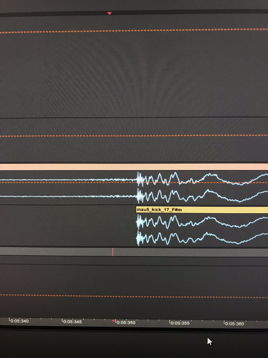 consumingnow's tweet photo. @deadmau5 top region is audio recorded from @splice, bottom region is how the sample actually downloads. https://t.co/aOHRmhCWcG
