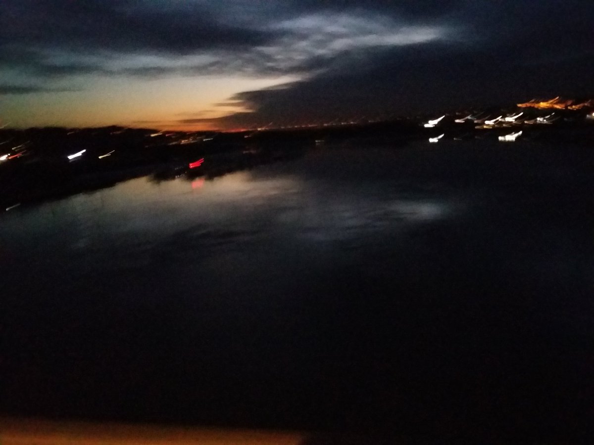 DeneezWilton's tweet photo. Busy day so run happened late in the day. My phone struggles to focus in the dark & whilst I'm moving (my excuse). 9k #run 60 mins. New scene to learn for #cameraclass tomorrow. #actorslife https://t.co/Lvrcb3GPcj