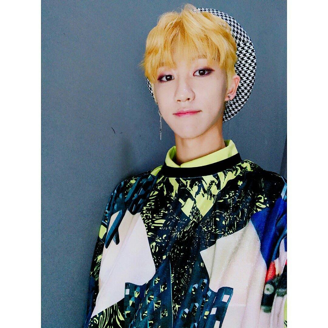 SVTLaTeam's tweet photo. [#TWITTER 🐦] 17•11•13 Traducción.

[17'S] Así como la lluvia cae, queremos ver a carats.♥ #Monday_cold_day #Cold_Days #Carats_be_careful #Our_Jewels

Admin MSTxn💐
Favor de tomar con todos los créditos. https://t.co/P5UCZ6Dqg9