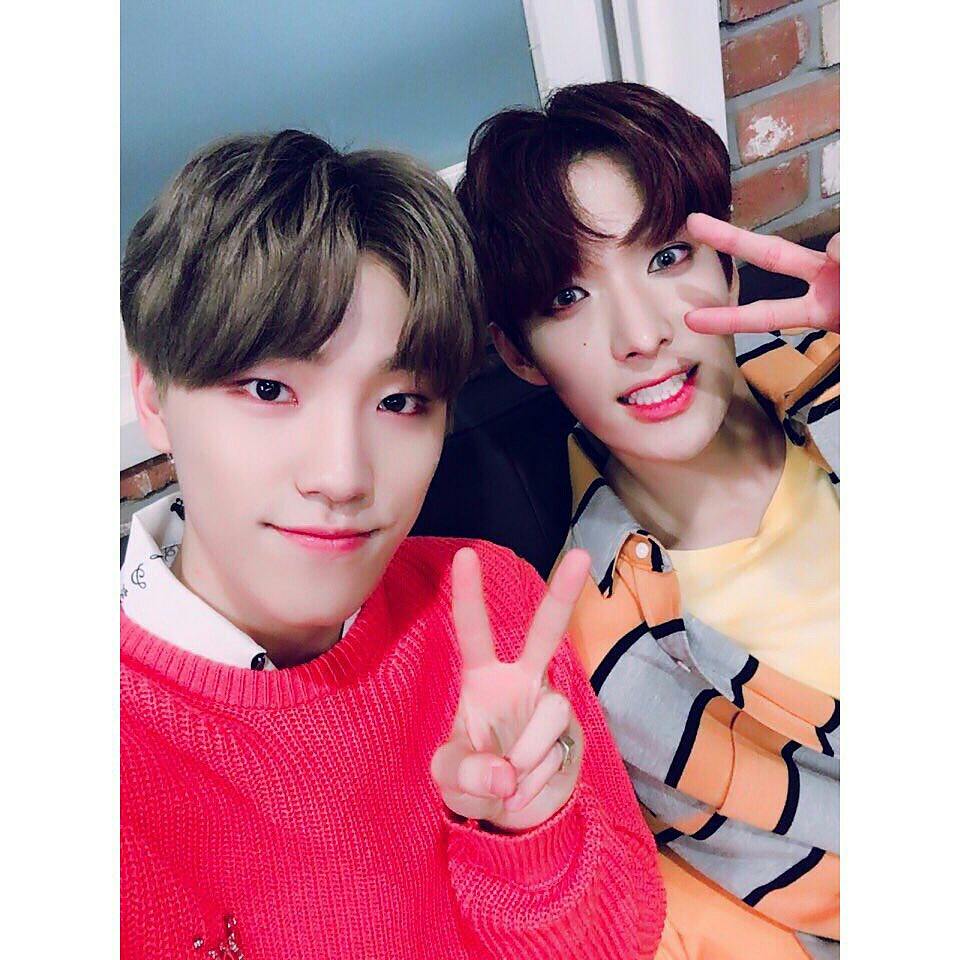 SVTLaTeam's tweet photo. [#TWITTER 🐦] 17•11•13 Traducción.

[17'S] Así como la lluvia cae, queremos ver a carats.♥ #Monday_cold_day #Cold_Days #Carats_be_careful #Our_Jewels

Admin MSTxn💐
Favor de tomar con todos los créditos. https://t.co/P5UCZ6Dqg9