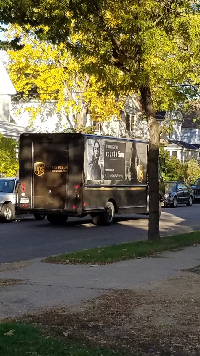 AbMozz's tweet photo. Finally #TaylorSwiftDelivery #promo https://t.co/uNYskhkBCL