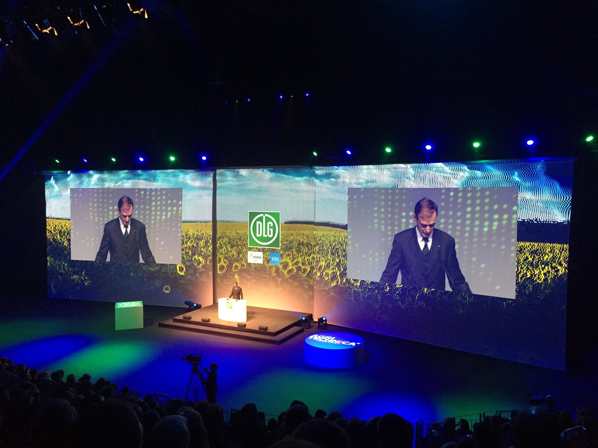 FarmsOfTheWorld's tweet photo. The president of the @DLGeV addressing a smart green future, here at the Max Eyth awards ceremony #MaxEyth https://t.co/AmVZKSStV9