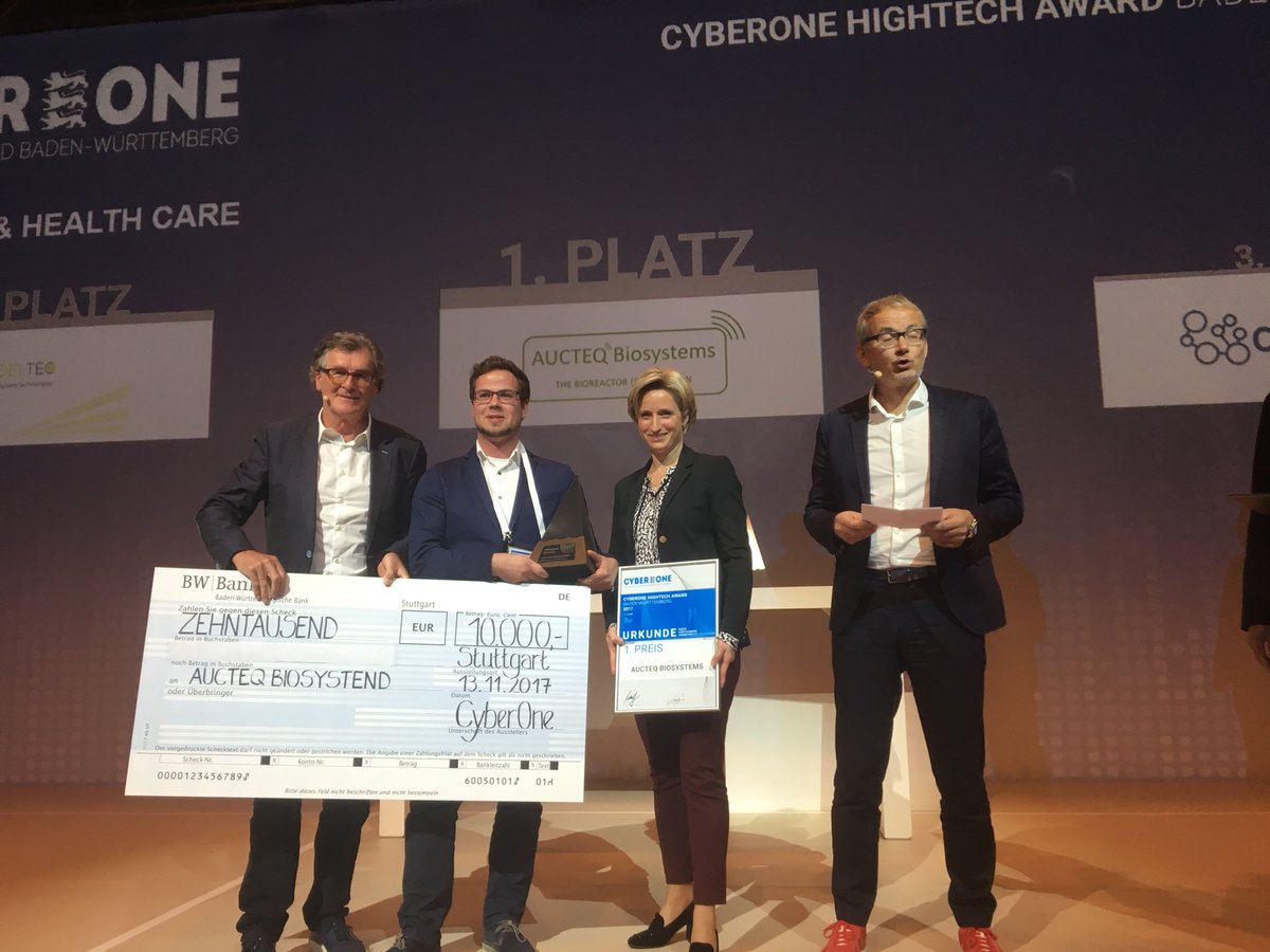 bwcon_info's tweet photo. Die Gewinner der Kategorie Life Science&amp;Health Care beim #CyberOne2017: AUCTEQ Biosystems aus Mannheim!! Herzlichen Glückwunsch! https://t.co/3R1AG9NFN1