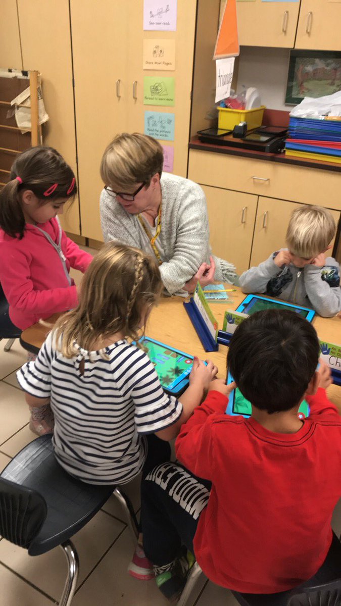 ms_deljuidice's tweet image. K Ss practicing algorithm design w/ @FisherPrice #CodeAPillar #bxvtech @jftech1 @BXVES_principal @MrAshleyBXV