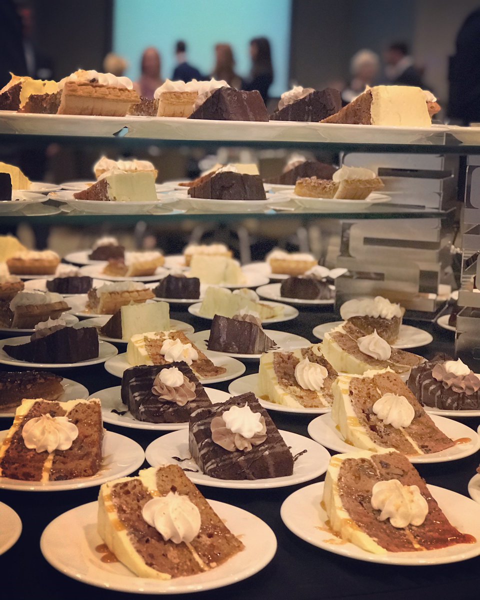 HsvMeetings's tweet photo. "Let them eat cake." #catering #eventcatering #desserts #JacksonCenterChefs https://t.co/VVMHPavYRi