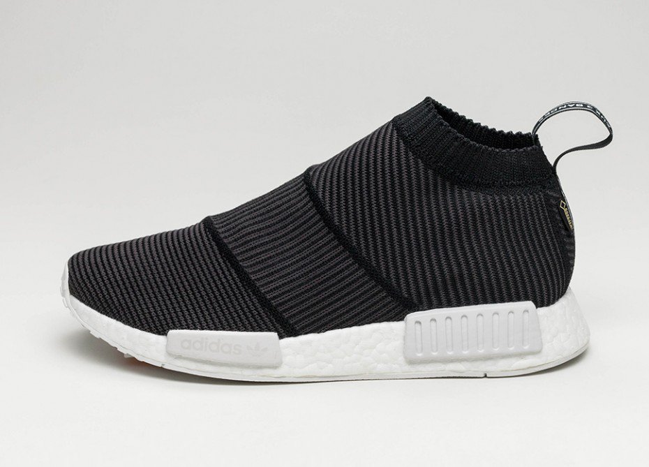 thesolesupplier's tweet photo. NMD CS1 'Gore-Tex' Black launched EARLY 💦💦

Link > https://t.co/aiFF3A3Z0V https://t.co/Hq8BDcqABR
