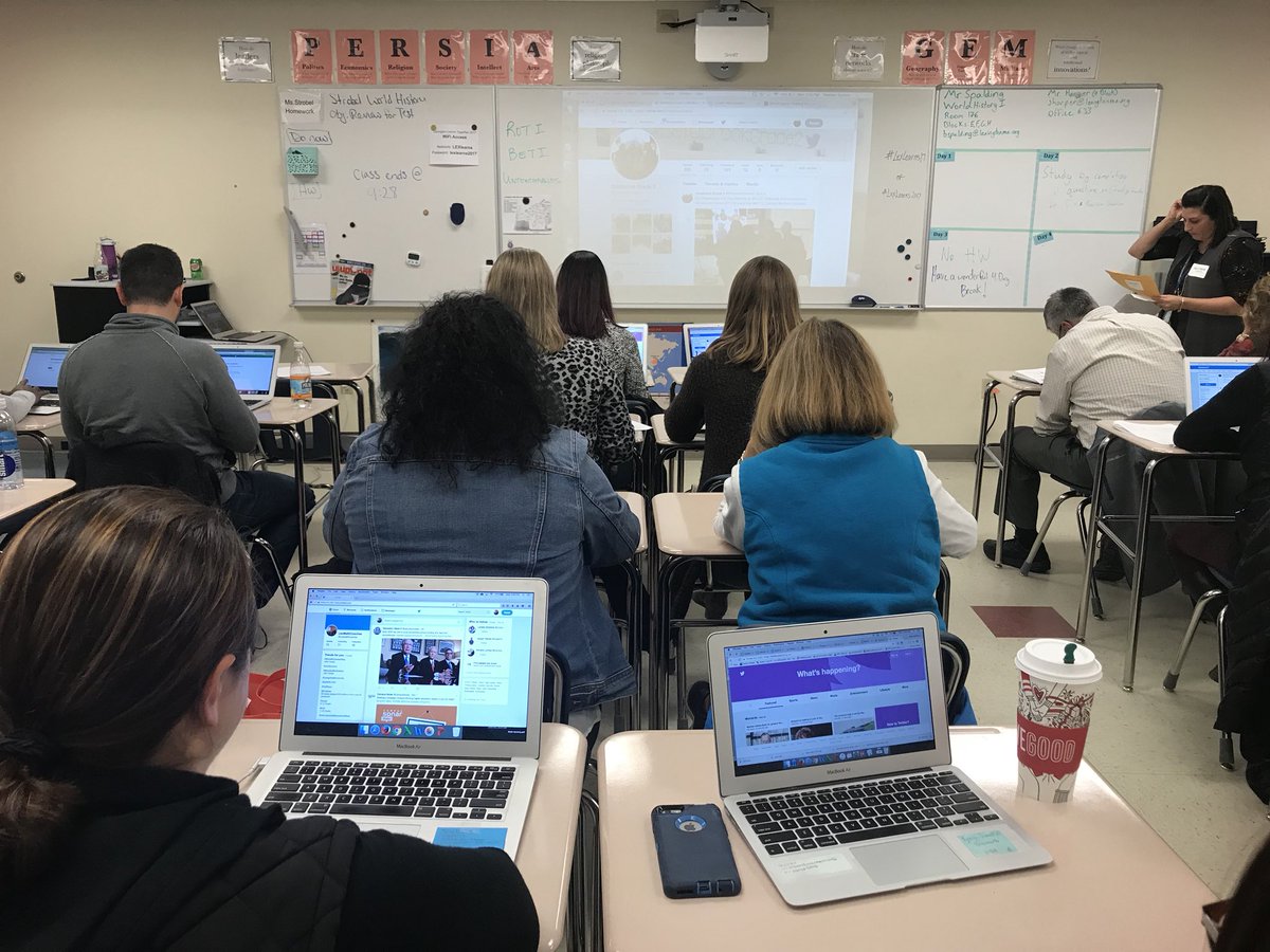 EstabrookGrade2's tweet photo. To Tweet or Not To Tweet- Teaching LPS Staff all about how to use Twitter as a communication tool #lexlearns17 #estabrookschool https://t.co/w72gy082I7