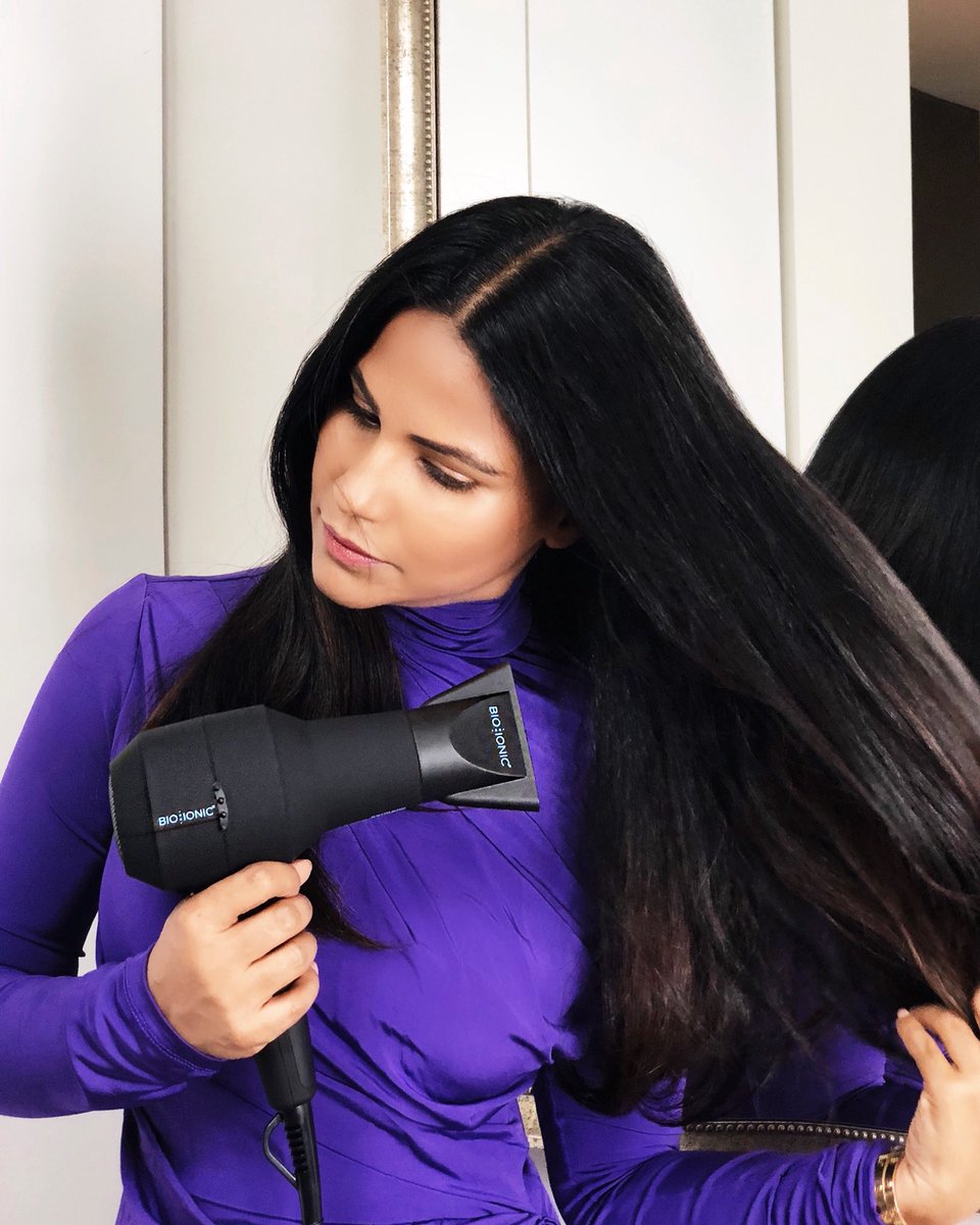 style_devotee's tweet image. I am all about smooth hair and the power of @BioIonic 10x gives me that. Light, compact and powerful! Available @Sephora. #10XBeauty #ad