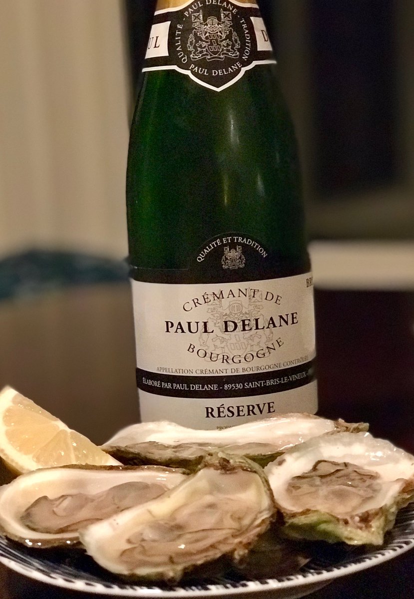 JMFoxcroft's tweet photo. Bit of Friday night bliss. #oysters&amp;bubbles #cremantdebourgogne #pauldelane #cremant #bubbly https://t.co/Ew81a3928T