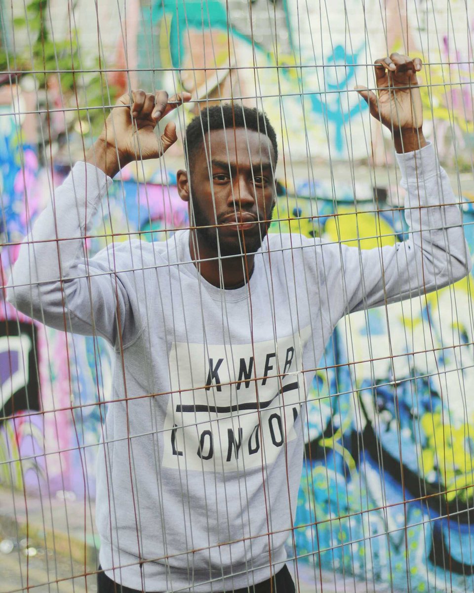 NeverFallBack's tweet photo. Through the wire #kingsneverfallback #streetwear
https://t.co/D6OxGGTqYM https://t.co/0A1gnwaQuX