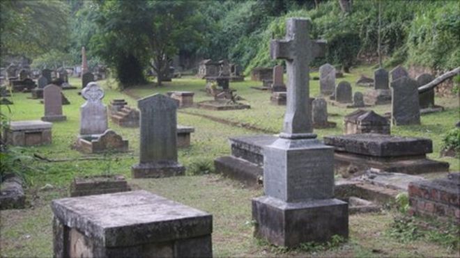 Finding out about <a href="/tendagrave/">Tendagrave</a> with <a href="/JennyBarsby/">Jenny Barsby</a> who helps people look after graves they can't get to