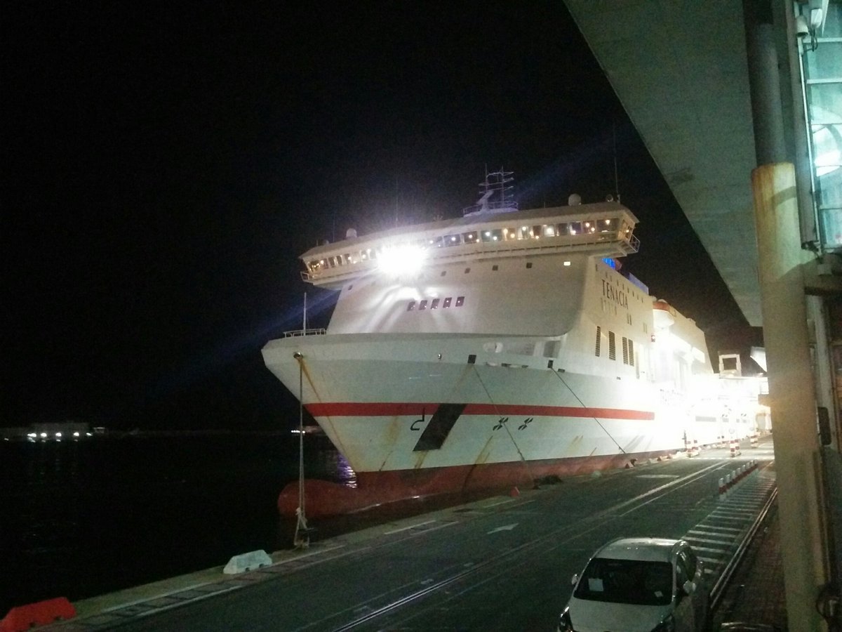 Imaxballester's tweet photo. Trío de Ases en el Puerto de #Barcelona con #JJSister #Tenacia #Zurbaran de @Trasme_oficial #socialferry https://t.co/LbCrWOhW3r