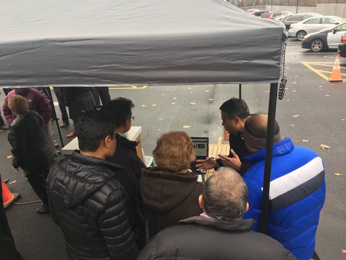 dhigh_sap's tweet photo. We have such a crowd that we are warming things up outside the #saptour17 sponsored by #intel with some Fiori demos on #userexperience #ux https://t.co/pUWCfWdpp7