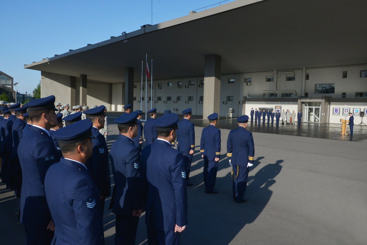 FACh_Chile's tweet photo. Hoy la Base Aérea Los Cerrillos #FACh conmemoró su sexto Aniversario. Felicitaciones a todos los que la conforman! https://t.co/Oh2Vct7PZF