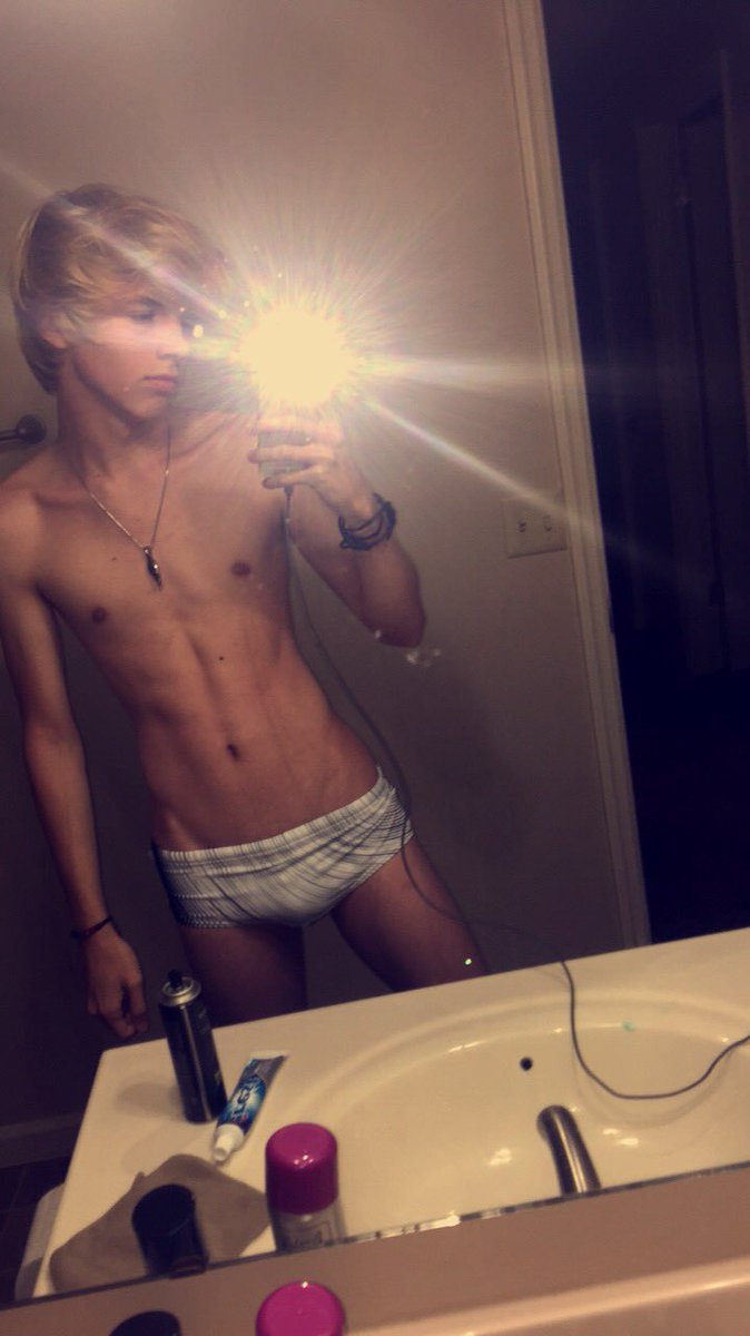 JamieRayX's tweet image. Heey how do you like it?😏
#hot #gay #teen  #nude