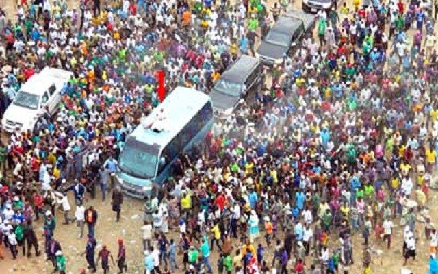 Over 2 thousand APC members in Benue State have have abandoned the party and switched allegiance to the opposition PDP, Elombah.com has learnt.