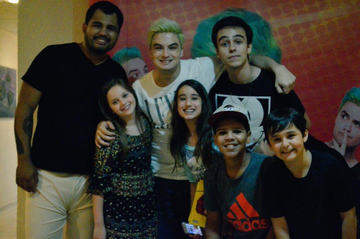 ThiagoMalvar's tweet photo. Melhor dia 😄❤️
#FelipeNetoMegaFest
@felipeneto @eibrunocorrea @eibrunagomes https://t.co/Xrj8dBeo8b