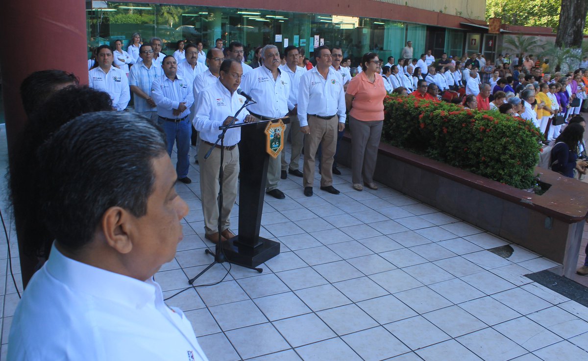 dif_pr2014's tweet photo. #PozaRica Actualmente se tienen 75 mil 900 predios en la base de datos y el cabildo aprobó no cobrar las licencias de construcción a beneficiarios de techo firme y vivienda digna https://t.co/WkMNLGdwIE https://t.co/JktJhyGP3a https://t.co/ihxB6IMRL0
