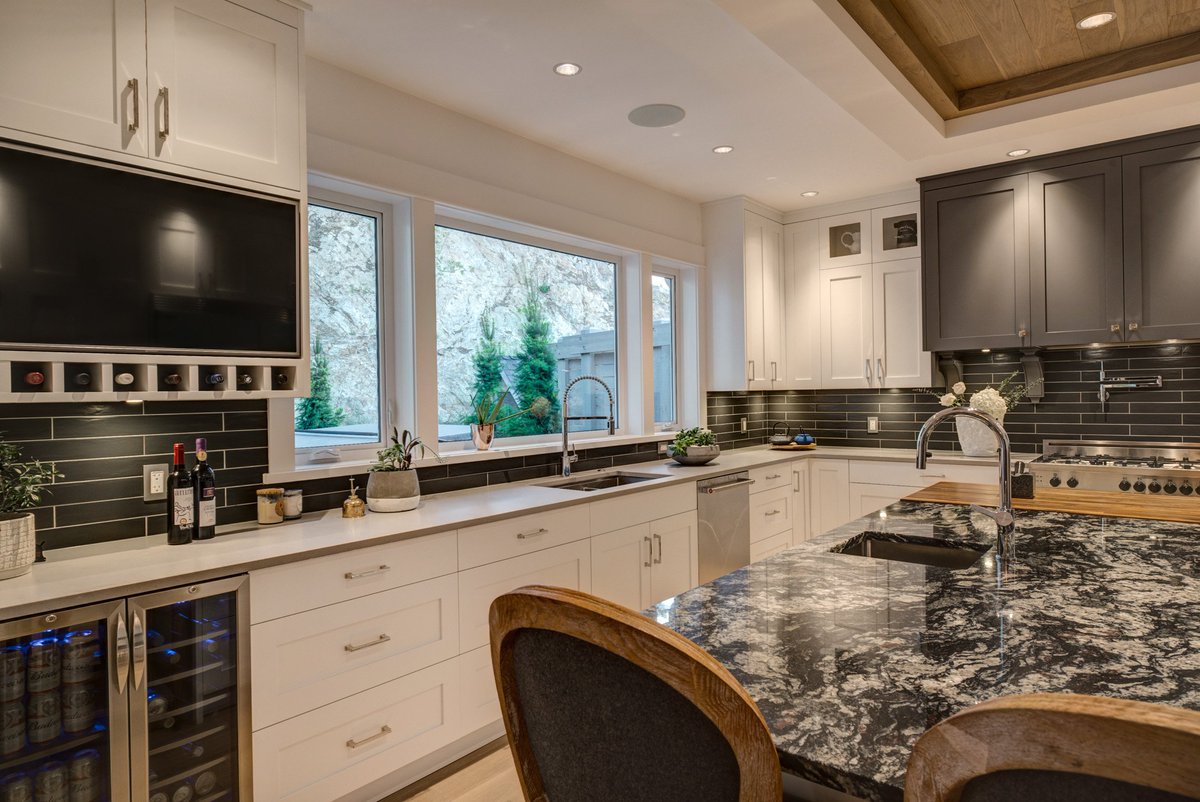 It doesn't matter if you're black on white! #michealjackson #design #interiordesign #customhome #create #designisbae #yyj #yyjdesign #tile