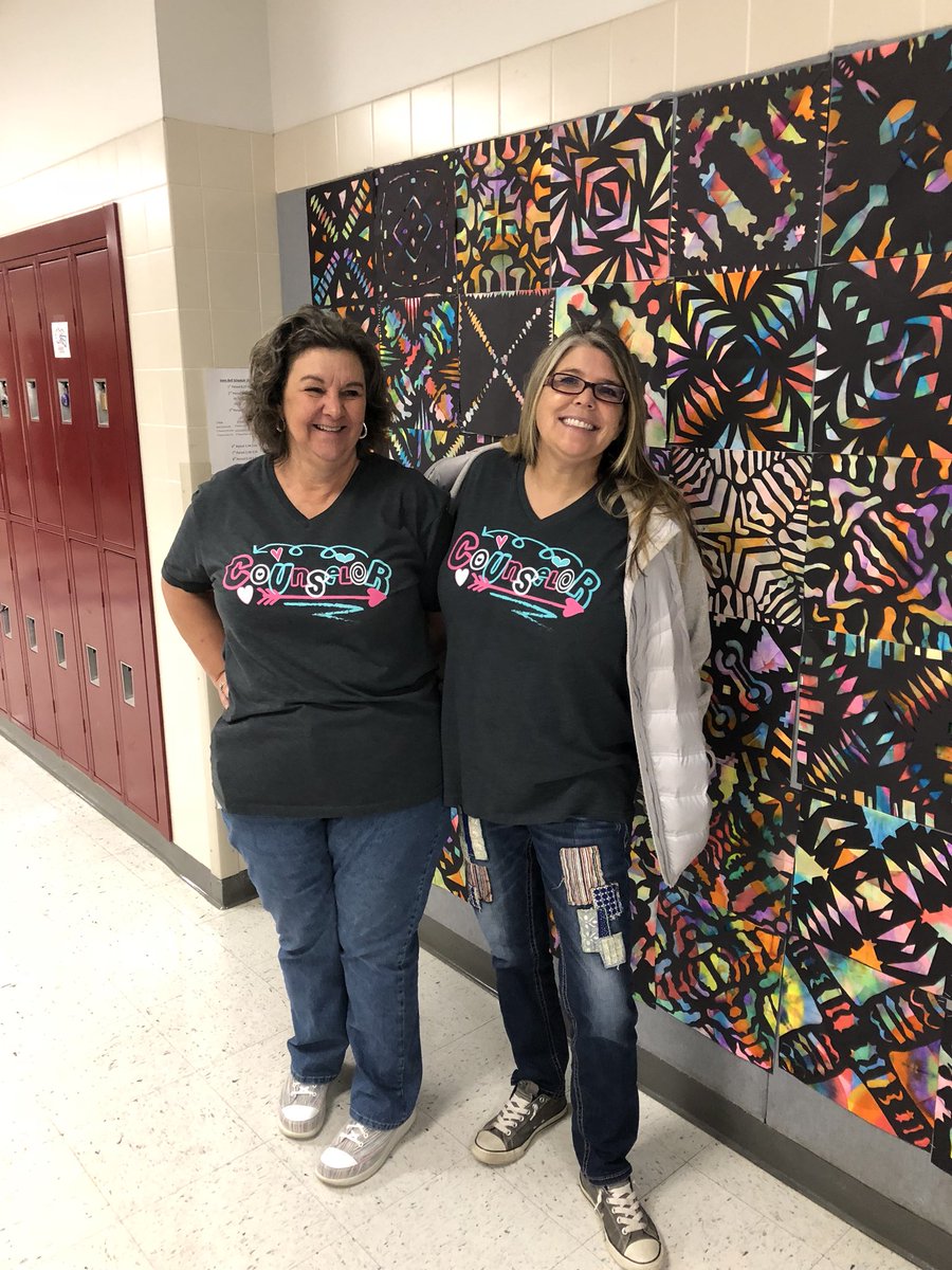 deafedteach's tweet photo. Twin day at school @IronsCougars  #twinning https://t.co/w4oUxrd7tF