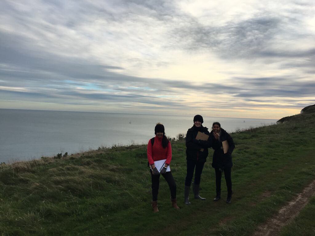 ArnoldLodgeNews's tweet photo. Year 11 have had a great start to their geography field trip to complete work for their GCSE! #ALSchool https://t.co/mhWqh9DEyH