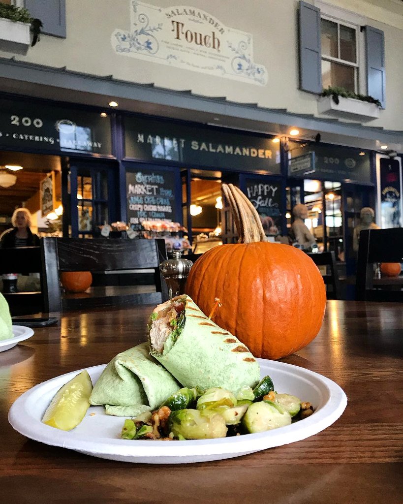 SalamanderVA's tweet photo. Take in the fall foliage with a short walk into town. We love @MarketSal for lunch! #SalamanderExperience #MiddleburgMonday #MarketSalamander https://t.co/I3quDu0nsN