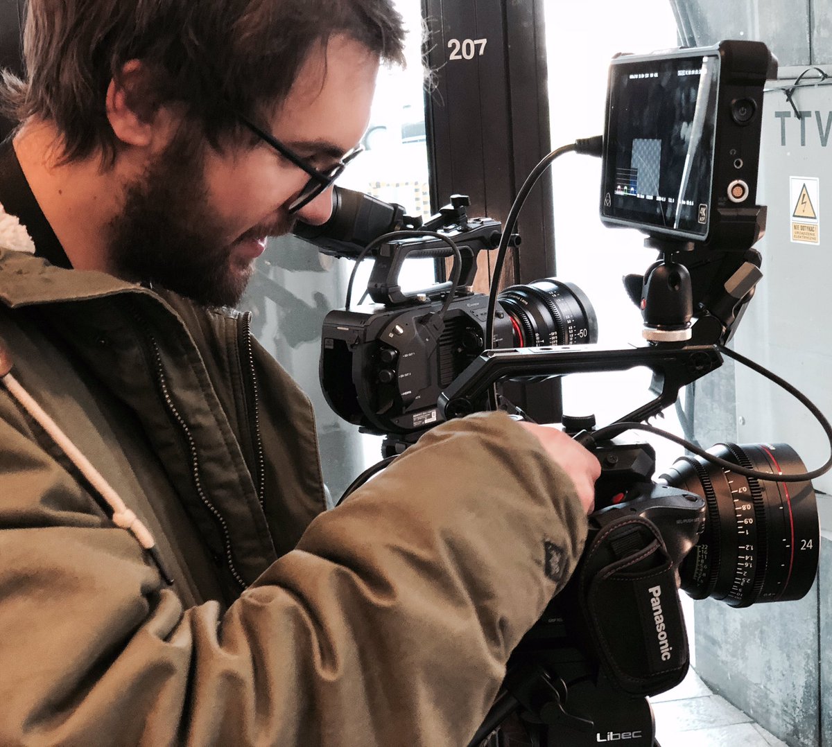 Shogun Inferno is the perfect companion for the Panasonic EVA1. Seen here at the Cameraimage festival. Update now atomos.com/firmware/shogu…