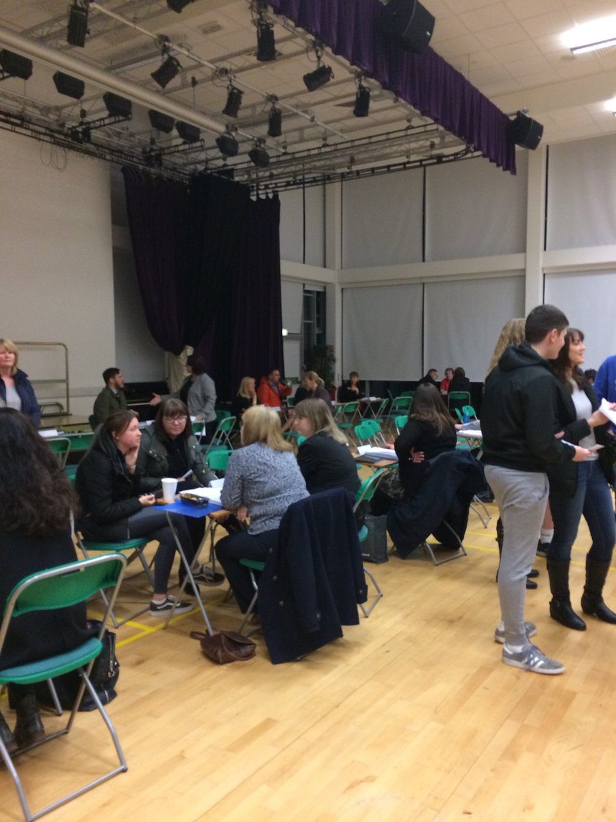 AlloaAcadPC's tweet image. Busy night @ S5/6 Pupil Information Event @AlloaAcademy . Great advice and support from teachers #sharingprogress