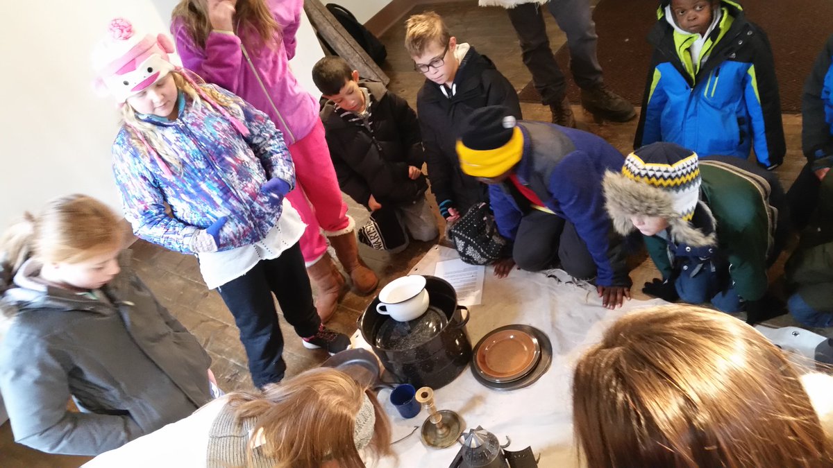 Ellsworth_4th's tweet photo. Ss @Ellsworth203   learning about life in the 1800s at Naper Settlement #inspire203 https://t.co/oNLvftrQLw