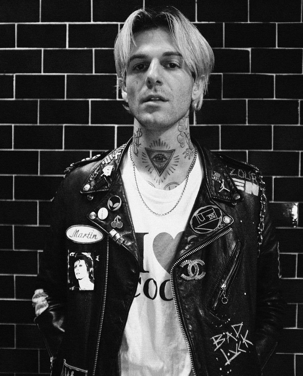 X 上的 The Neighbourhood Brasil ®：「24/7: Jesse Rutherford na Instagram da  banda.  / X