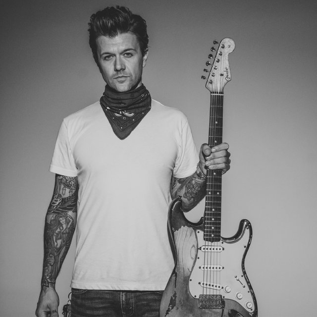 ghsstrings's tweet photo. #GHSartist @EricTessmerband talks about his new EP, musical inspiration, #AustinTX culture, &amp; more in the following interview with @AllAccess: https://t.co/e3f6StoHWv #GHSstrings #EricTessmer #AllAccessMusic https://t.co/0A1mUGMXVT