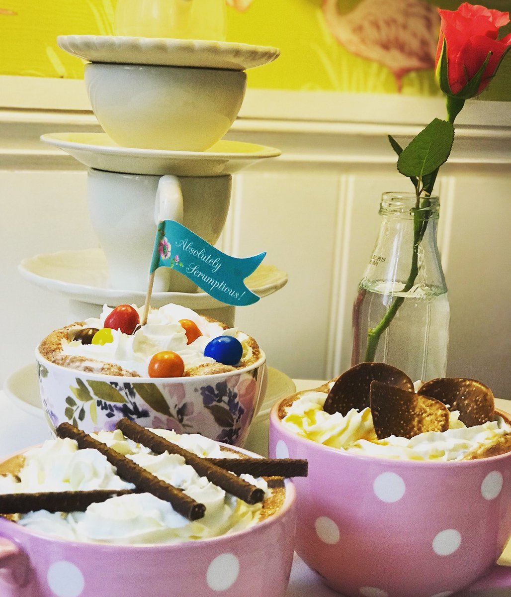 Brixham_Me_'s tweet photo. Hello #TorbayHour - now it’s getting colder you know what you need! #HotChocolate #peanutbutter #mintilicious &amp; #saltedcaramel #brixham https://t.co/9TtvmCeQx4