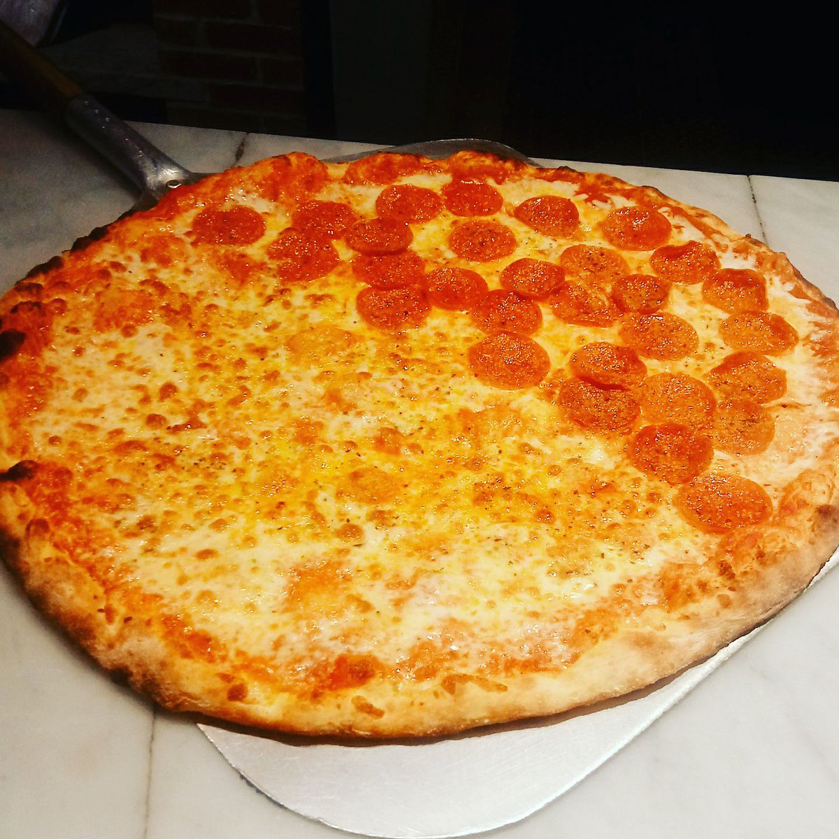 firesidepizza's tweet photo. #MondayMotivation $8.00 for a slice of NY style pizza, and a draft beer for $8! Who's in? https://t.co/3kY8LtrRB0