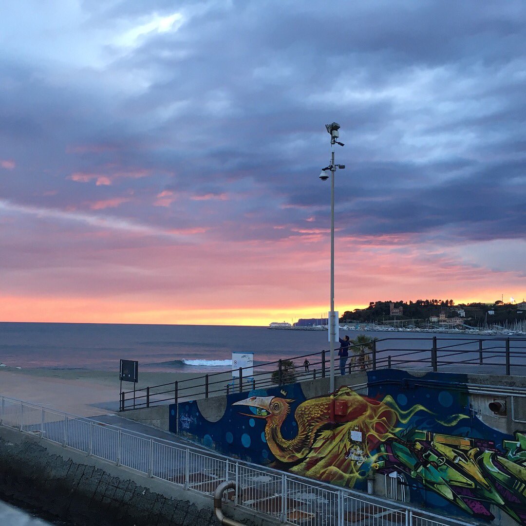 varazze's tweet photo. Tramonti varazzini #lamialiguria @visitriviera https://t.co/6D20eRXwJW