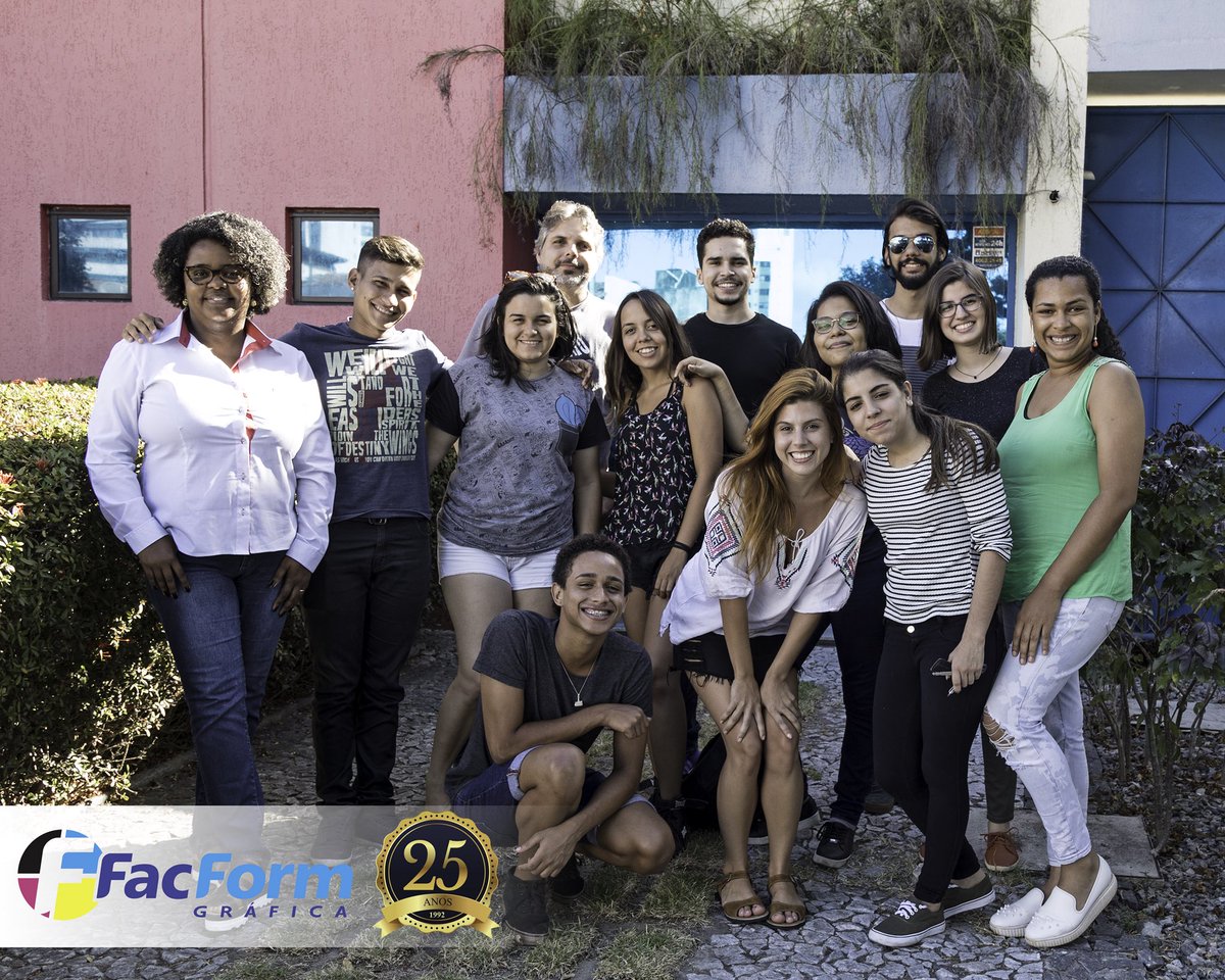 Facform's tweet photo. Alunos da Aeso do curso publicidade. #visitatecnica #alunos #aeso #grafica #facform https://t.co/CtBnHKSbNz