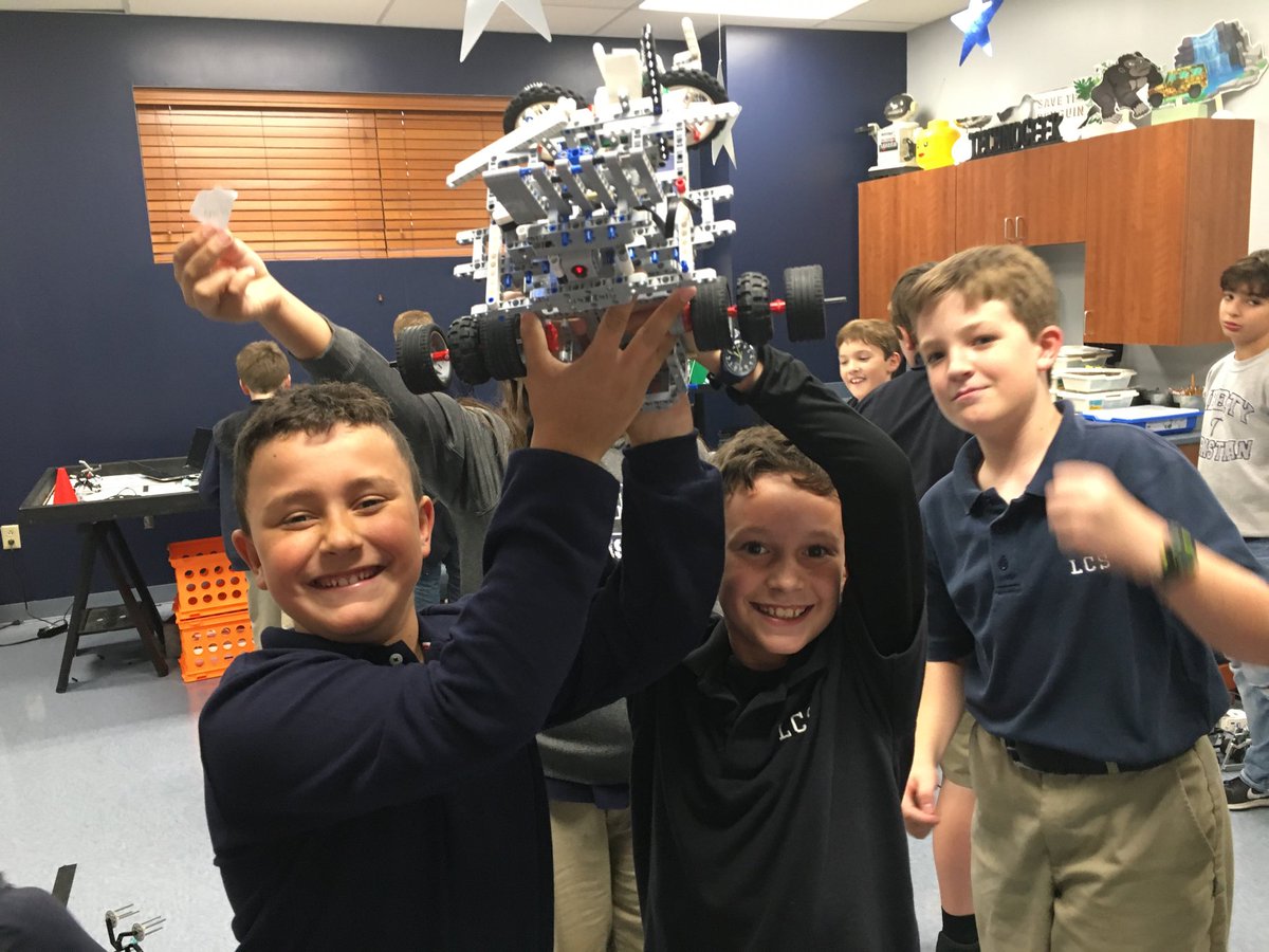 thewarriorgrid's tweet image. 5th Grade Sumobot Champions!  @LibertyArgyle #EV3Mindstorms #SumobotBattles #TheFutureLooksBright