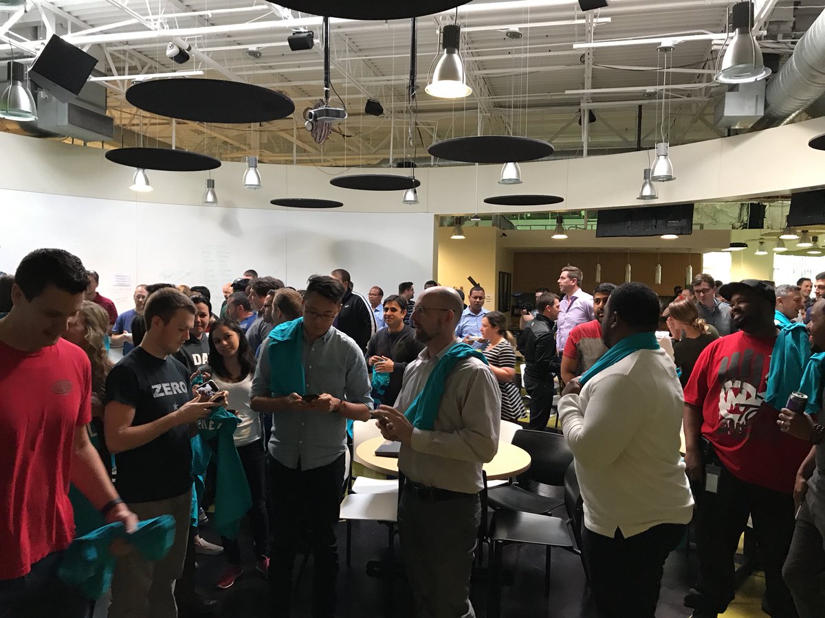 What a great “swarm” welcome by these incredible <a href="/LendingTree/">LendingTree</a> employees! We’re having a blast enjoying this new friendship 🙌🏽 #BuzzCity