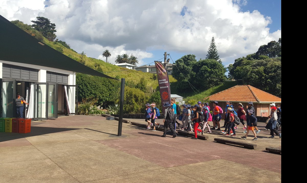 mmet100's tweet photo. Kia ora Holycross school for our inaugral joint programme with Ambury Farm Park. What a day for it! @AklCouncil https://t.co/NvSs4WP7Zb