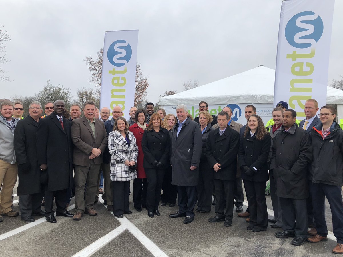 HNTBCorp's tweet photo. Today the HNTB team joined @MichiganDOT and @onetoughnerd for the opening of the US-23 Flex Route. Our firm designed the ITS and Active Traffic Management systems, freeway signing, 3 of the bridges, and provided CI services. Congratulations! https://t.co/8kmPCi9iR4 https://t.co/9olfH9abNf