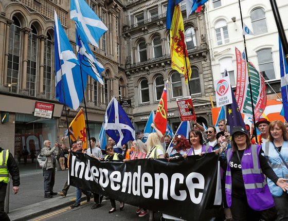 EpocaMundo's tweet image. Como vulcões adormecidos, cerca de 50 regiões no mundo têm ímpetos separatistas. A erupção em uma delas causa abalos nas outras. glo.bo/2AGD3t9