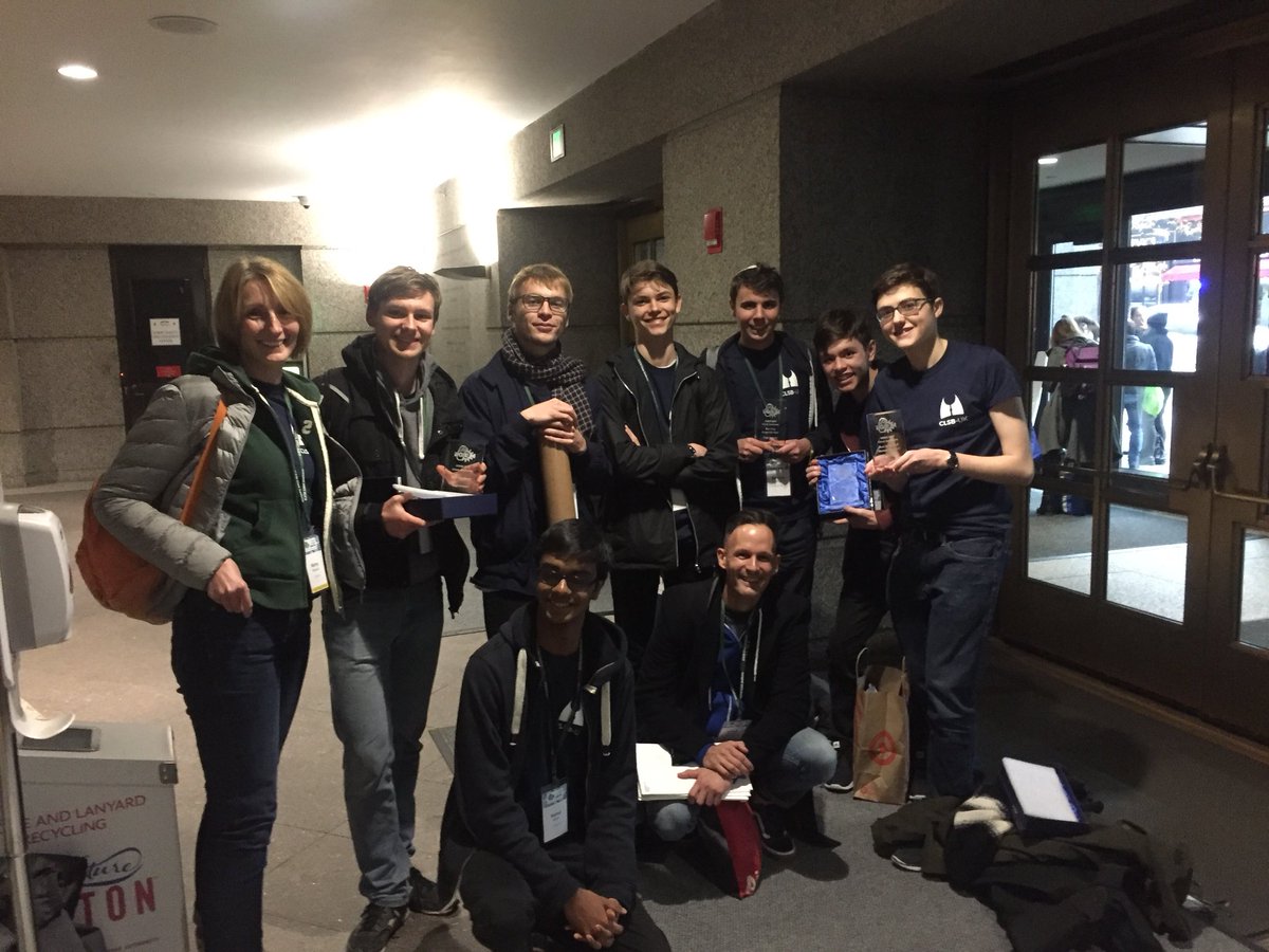 CLSBigem's tweet photo. You know you’ve done well when @PaulFreemont offers to take a photo of you. Thanks everyone involved in #GiantJambore and #iGEM17 https://t.co/pOAL3xovrQ