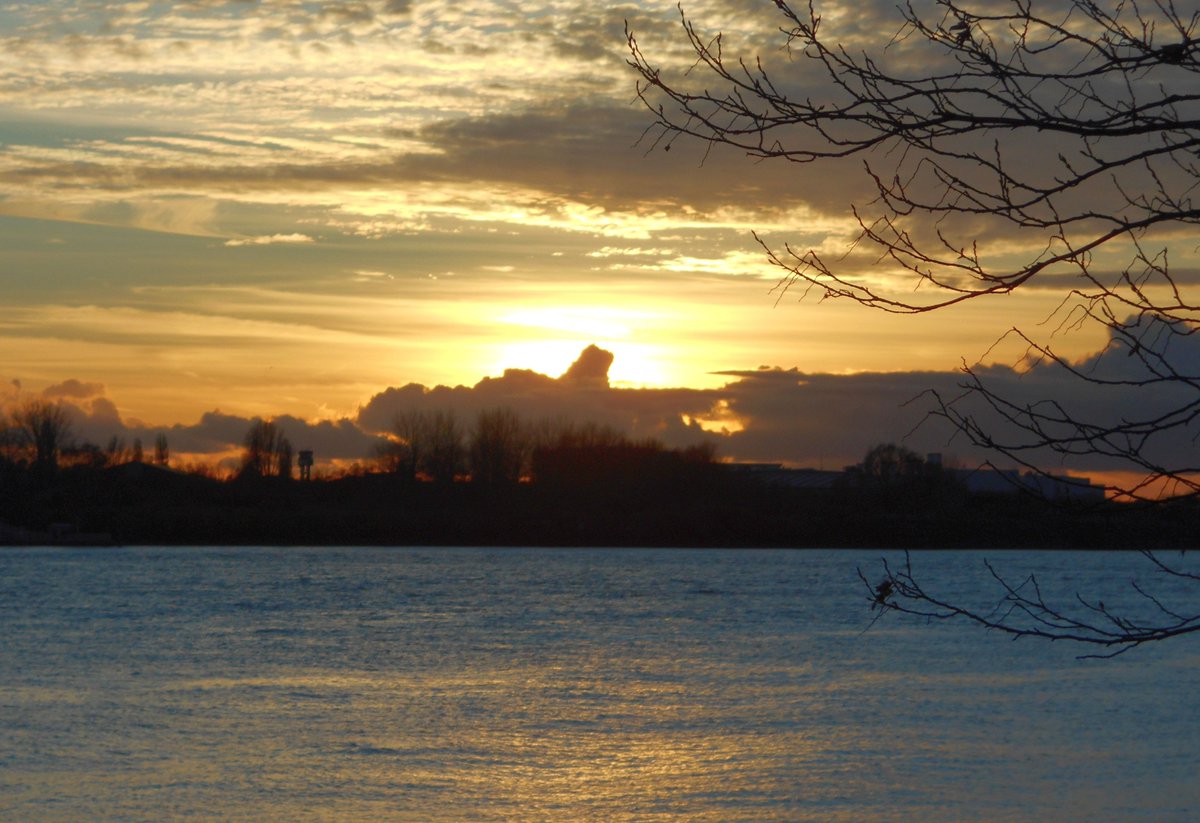 💐🍸🎶🌈🌅#sunset today💖☮🌎🍂🌳🚴‍♀️🏕🏔🍀#hamburg 🍀🌱🥀🌷🌼🌻