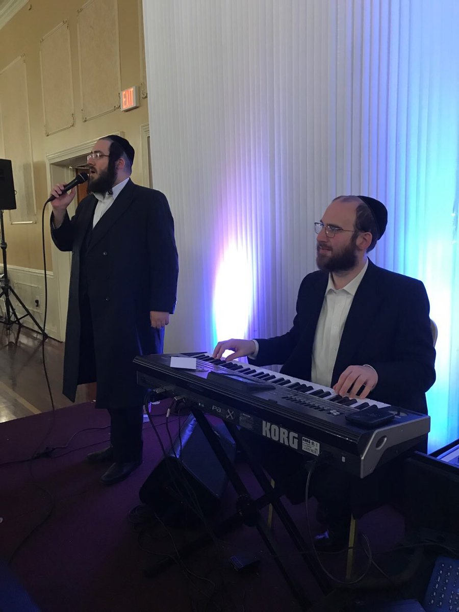 Last night at a beautiful wedding in Ateres Charna, with <a href="/YankyBriskman/">Yanky Briskman</a>! #WhatASimcha