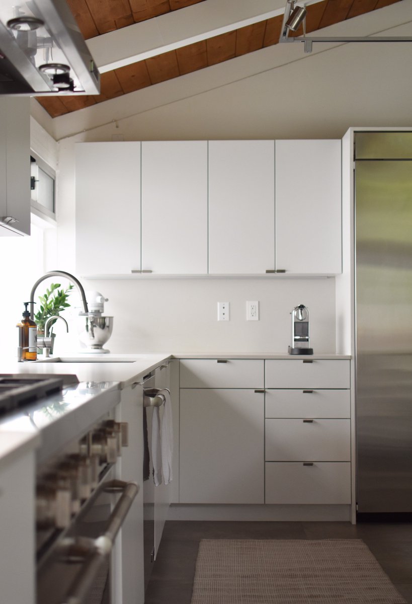CaesarstoneUSA's tweet photo. How do you know the best #cabinetry for your kitchen? Explore @SimplyGrove's guide for inspiration: https://t.co/0IukdQYbi1. Design by Classical Progression, Fresh Concrete counters. https://t.co/elfO6ILKFk