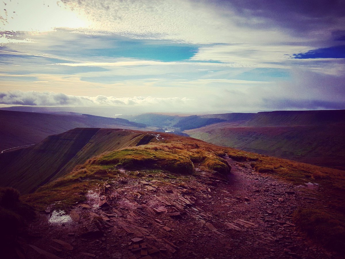 sutton_kez's tweet photo. #penyfan #fandance #peaks #radiographer https://t.co/FnbZFxTFSR