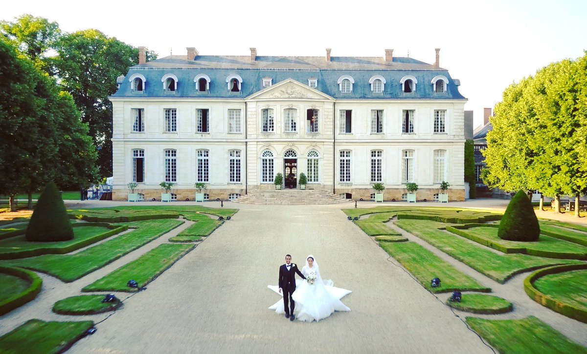 HD Moments -Wedding Films (@hdmoments) on Twitter photo Grand entrance by lovely Jumana & Ryan | France 🇫🇷 #chateaudeluce
<a href="/MOliverWeddings/">Matthew Oliver Weddings</a> <a href="/_whitelilac/">White-Lilac</a> Grand entrance by lovely Jumana & Ryan | France 🇫🇷 #chateaudeluce
<a href="/MOliverWeddings/">Matthew Oliver Weddings</a> <a href="/_whitelilac/">White-Lilac</a>