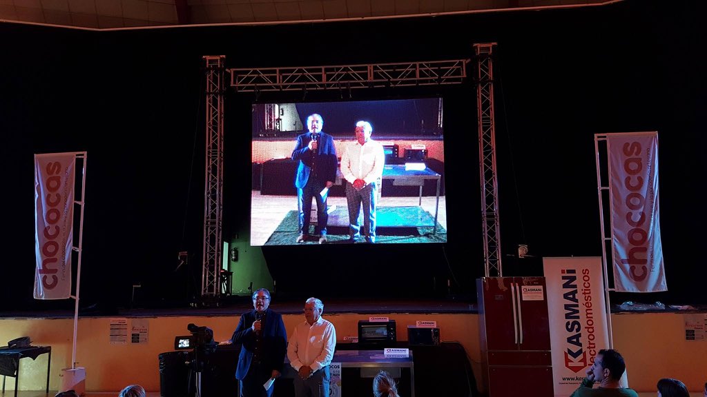 TSaudiovisuales's tweet photo. Guirnaladas y pantalla led Chococas Feria del Chocolate
a cargo de @espectaculosTS  #chococas #pantallaled #pantalla #iluminación #guirnaldas #espectaculosTS #produccionesTS https://t.co/1HA34vbPTU