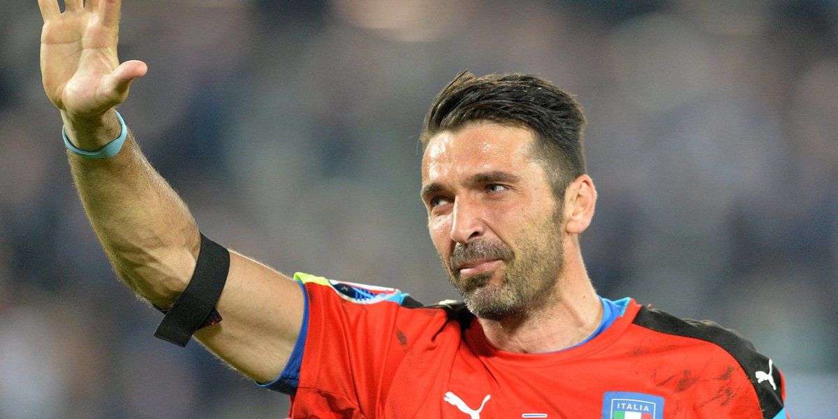 ActuFoot_'s tweet image. Quelle tristesse pour ce grand monsieur... 😢 Buffon méritait une autre fin.